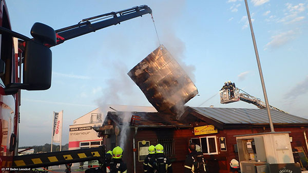20150822 Geschaeftsbrand Baden Haidhofsiedlung  Foto: © FF Baden-Leesdorf