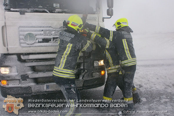 20150209 Schneechaos Teesdorf