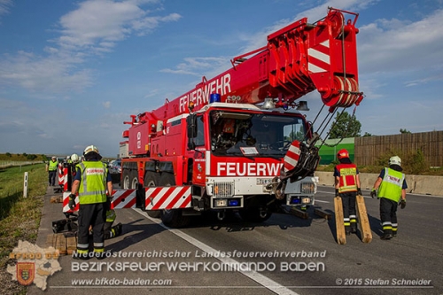 20150615 Reisebus-Bergung A2 Traiskirchen Foto: © Stefan Schneider