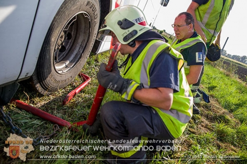 20150615 Reisebus-Bergung A2 Traiskirchen Foto: © Stefan Schneider