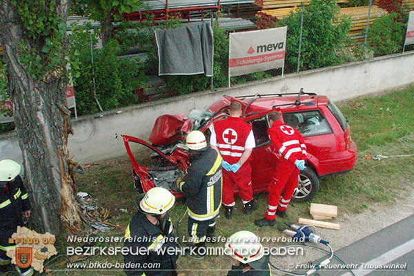20150618 VU B212 Pfaffstätten  Foto: © F.Bartmann FF Trbuswinkel