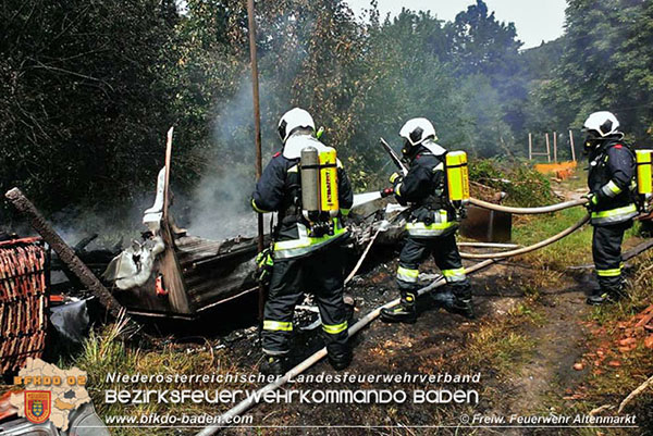 20150712 Wohnwagenanhängerbrand Kleinmariazell  Foto: © FF Altenmarkt a.d.Triesting