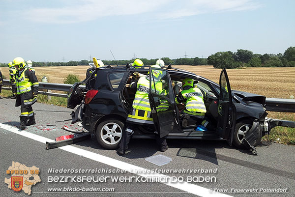 20150719 Flurbrand A3 Foto: © FF Pottendorf 20150719 Flurbrand A3 Foto: © FF Pottendorf