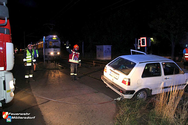 20150806 Pkw Bergung Möllersdorf  Foto: © FF Möllersdorf