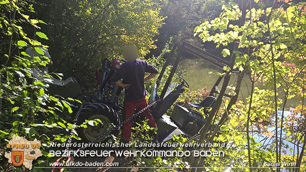 20150923 Fzg. Bergung in Kottingbrunn Foto: © Daniel Wirth 20150923 Fzg. Bergung in Kottingbrunn Foto: © Daniel Wirth