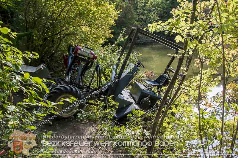 20150923 FZG Bergung Kottingbrunn Foto: © Daniel Wirth 20150923 FZG Bergung Kottingbrunn Foto: © Daniel Wirth