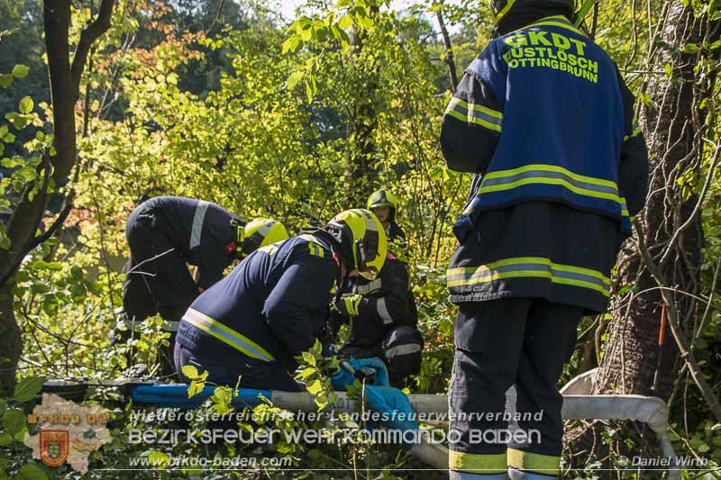 20150923 FZG Bergung Kottingbrunn Foto: © Daniel Wirth 20150923 FZG Bergung Kottingbrunn Foto: © Daniel Wirth
