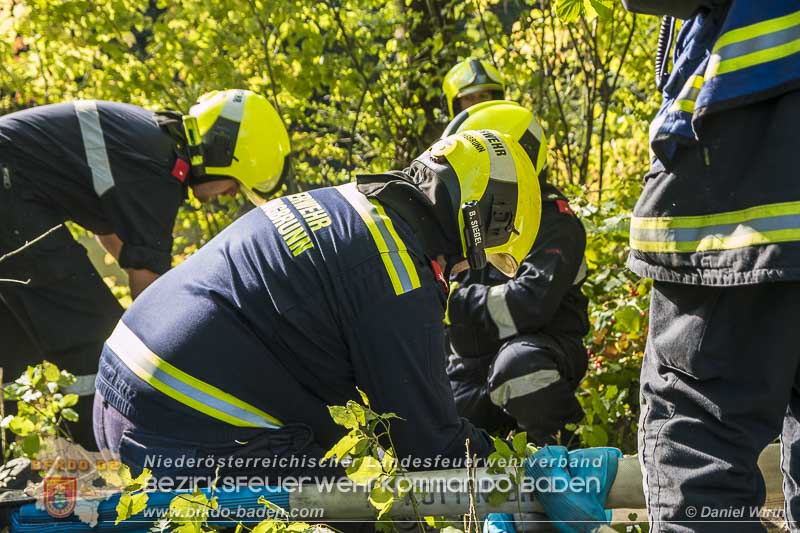 20150923 FZG Bergung Kottingbrunn Foto: © Daniel Wirth 20150923 FZG Bergung Kottingbrunn Foto: © Daniel Wirth