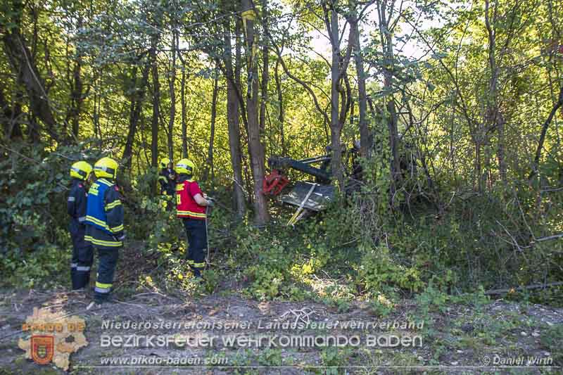 20150923 FZG Bergung Kottingbrunn Foto: © Daniel Wirth 20150923 FZG Bergung Kottingbrunn Foto: © Daniel Wirth