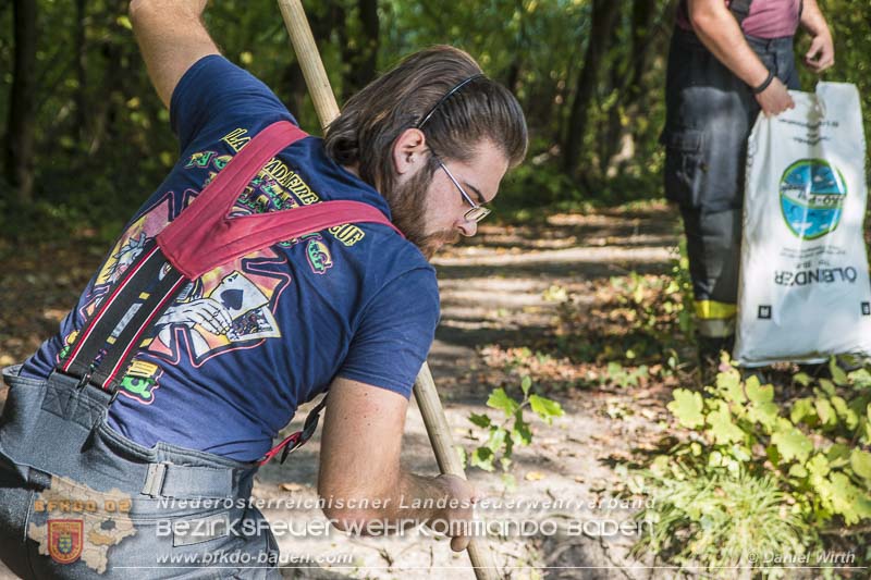20150923 FZG Bergung Kottingbrunn Foto: © Daniel Wirth 20150923 FZG Bergung Kottingbrunn Foto: © Daniel Wirth