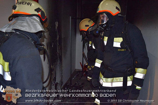 20151028 Brand in Wohnhausanlage Günselsdorf  Foto: © Christopher Neumayer FF Günselsdorf