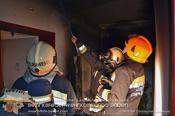 20151028 Brand in Wohnhausanlage Günselsdorf  Foto: © Christopher Neumayer FF Günselsdorf