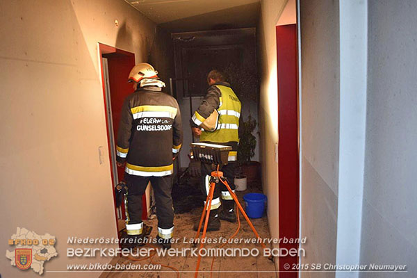 20151028 Brand in Wohnhausanlage Günselsdorf  Foto: © Christopher Neumayer FF Günselsdorf