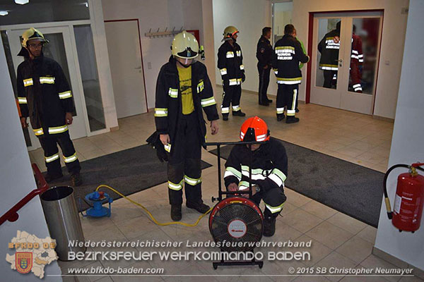 20151028 Brand in Wohnhausanlage Günselsdorf  Foto: © Christopher Neumayer FF Günselsdorf