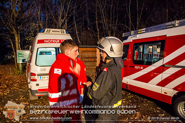20151108 3 Personen in Notlage bei Alland   Foto: © Daniel Wirth