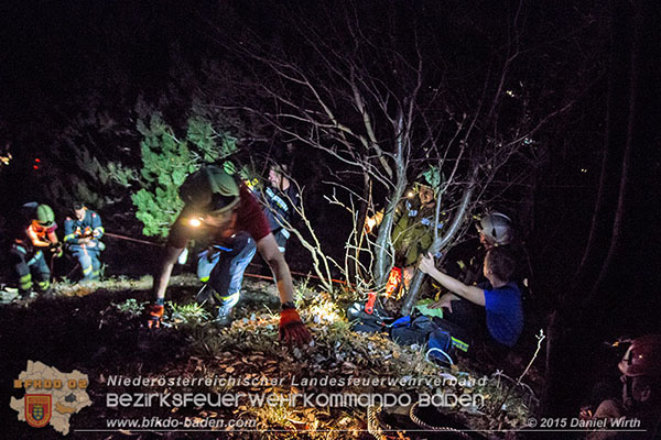 20151108 3 Personen in Notlage bei Alland   Foto: © Daniel Wirth