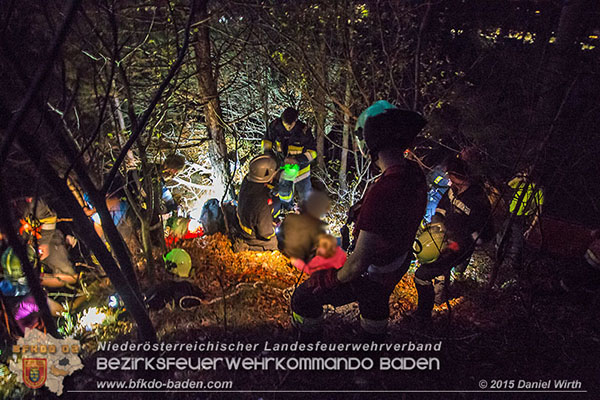 20151108 3 Personen in Notlage bei Alland   Foto: © Daniel Wirth