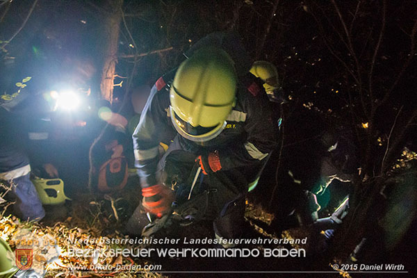 20151108 3 Personen in Notlage bei Alland   Foto: © Daniel Wirth