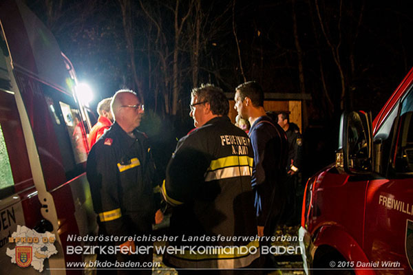 20151108 3 Personen in Notlage bei Alland   Foto: © Daniel Wirth