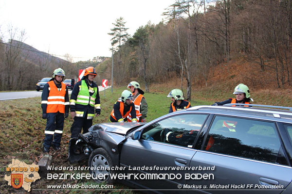 20151114 VU Grabenweg bei Pottenstein  Foto: © Michael u. Markus Hackl FF Pottenstein