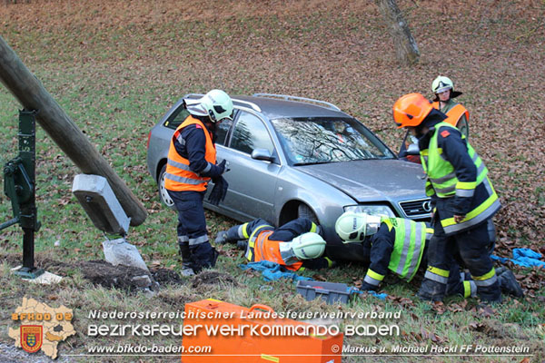 20151114 VU Grabenweg bei Pottenstein  Foto: © Michael u. Markus Hackl FF Pottenstein