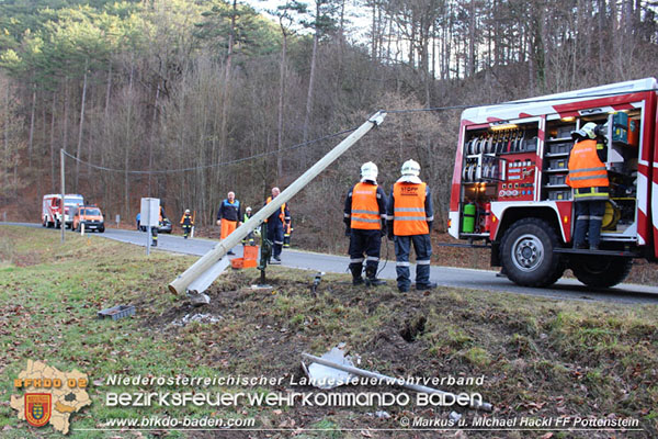 20151114 VU Grabenweg bei Pottenstein  Foto: © Michael u. Markus Hackl FF Pottenstein