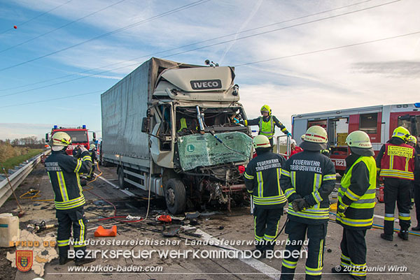 20151116 Lkw Auffahrunfall auf der A2 vor Bad Vöslau RFb Süd   Foto: Daniel Wirth