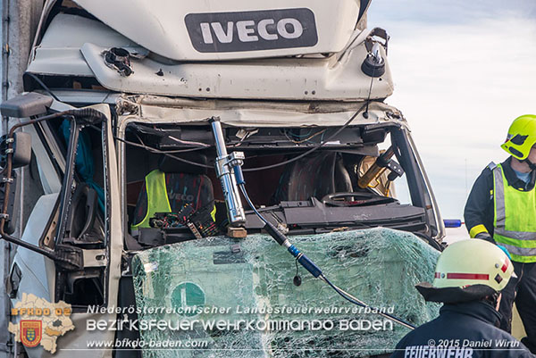 20151116 Lkw Auffahrunfall auf der A2 vor Bad Vöslau RFb Süd   Foto: Daniel Wirth