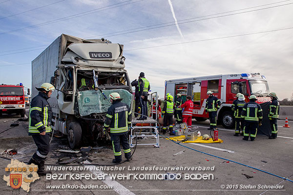 20151116 Lkw Auffahrunfall auf der A2 vor Bad Vöslau RFb Süd   Foto: Daniel Wirth