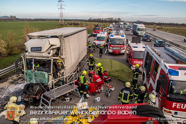 20151116 Lkw Auffahrunfall auf der A2 vor Bad Vöslau RFb Süd   Foto: Daniel Wirth
