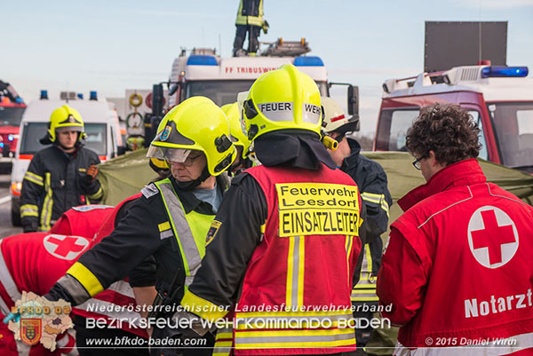 20151116 Lkw Auffahrunfall auf der A2 vor Bad Vöslau RFb Süd   Foto: Daniel Wirth