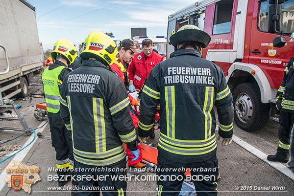 20151116 Lkw Auffahrunfall auf der A2 vor Bad Vöslau RFb Süd   Foto: Daniel Wirth