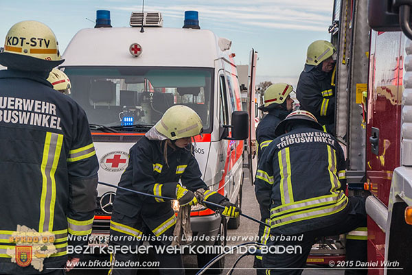 20151116 Lkw Auffahrunfall auf der A2 vor Bad Vöslau RFb Süd   Foto: Daniel Wirth