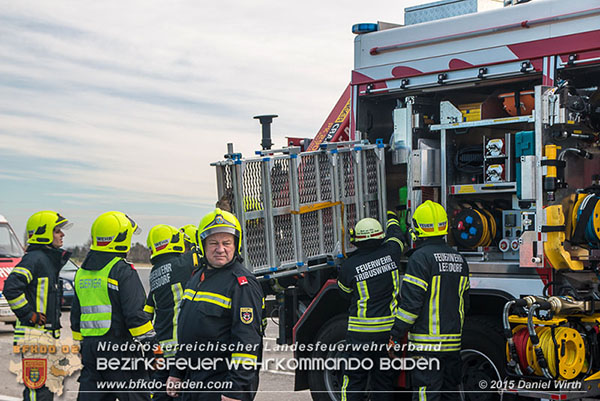 20151116 Lkw Auffahrunfall auf der A2 vor Bad Vöslau RFb Süd   Foto: Daniel Wirth