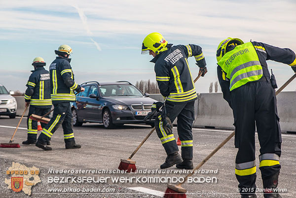 20151116 Lkw Auffahrunfall auf der A2 vor Bad Vöslau RFb Süd   Foto: Daniel Wirth