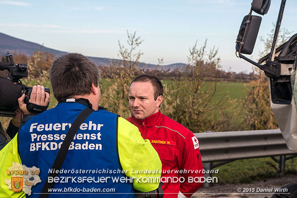 20151116 Lkw Auffahrunfall auf der A2 vor Bad Vöslau RFb Süd   Foto: Daniel Wirth