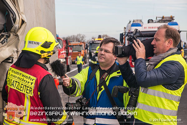 20151116 Lkw Auffahrunfall auf der A2 vor Bad Vöslau RFb Süd   Foto: Daniel Wirth