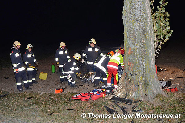 20151124_Verkehrsunfall auf der L4043 bei Unterwaltersdorf  Foto: © Thomas Lenger