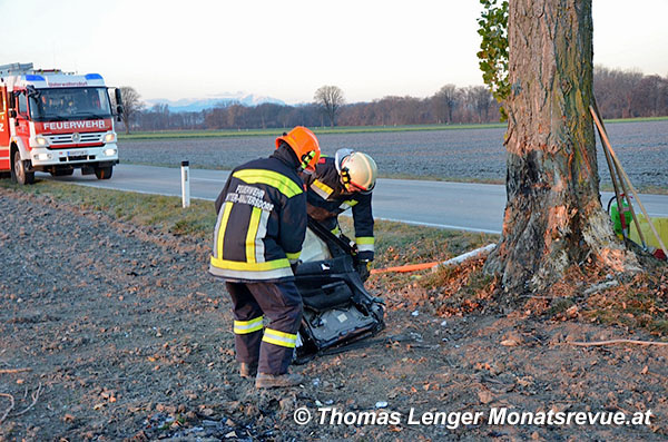 20151124_Verkehrsunfall auf der L4043 bei Unterwaltersdorf  Foto: © Thomas Lenger