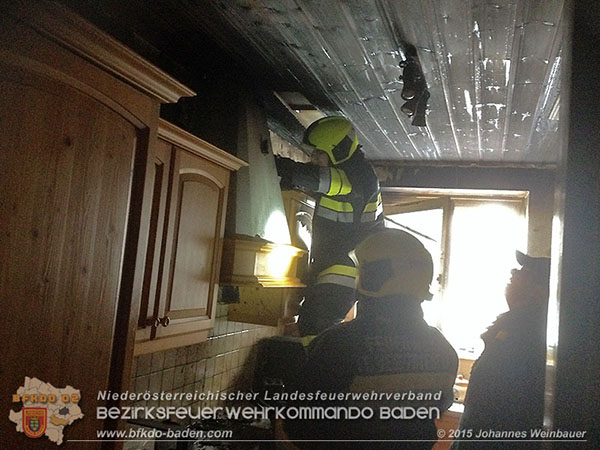  20151126 Wohnungsbrand in St.Veit a.d.Triesting   Foto: © Johannes Weinbauer