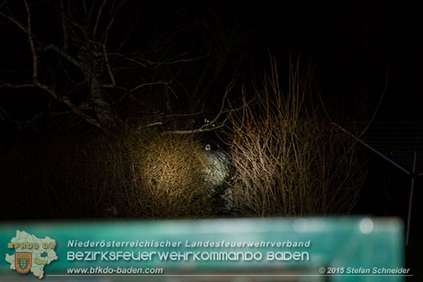 20151201_Sturmeinsatz_Baum auf Fluessiggastank gestuerzt in Baden Foto: © Stefan Schneider 20151201_Sturmeinsatz_Baum auf Fluessiggastank gestuerzt in Baden Foto: © Stefan Schneider