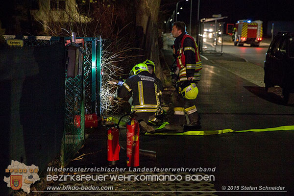 20151201_Sturmeinsatz_Baum auf Fluessiggastank gestuerzt in Baden Foto: © Stefan Schneider 20151201_Sturmeinsatz_Baum auf Fluessiggastank gestuerzt in Baden Foto: © Stefan Schneider