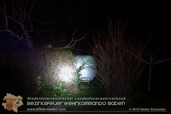 20151201_Sturmeinsatz_Baum auf Fluessiggastank gestuerzt in Baden Foto: © Stefan Schneider 20151201_Sturmeinsatz_Baum auf Fluessiggastank gestuerzt in Baden Foto: © Stefan Schneider