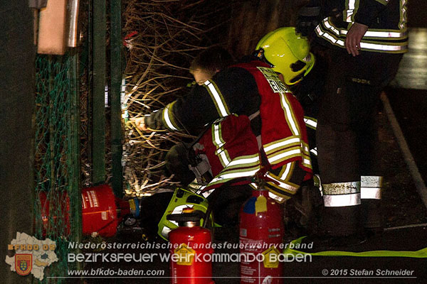 20151201_Sturmeinsatz_Baum auf Fluessiggastank gestuerzt in Baden Foto: © Stefan Schneider 20151201_Sturmeinsatz_Baum auf Fluessiggastank gestuerzt in Baden Foto: © Stefan Schneider
