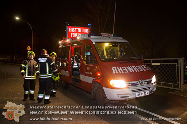 20151201_Sturmeinsatz_Baum auf Fluessiggastank gestuerzt in Baden Foto: © Stefan Schneider 20151201_Sturmeinsatz_Baum auf Fluessiggastank gestuerzt in Baden Foto: © Stefan Schneider