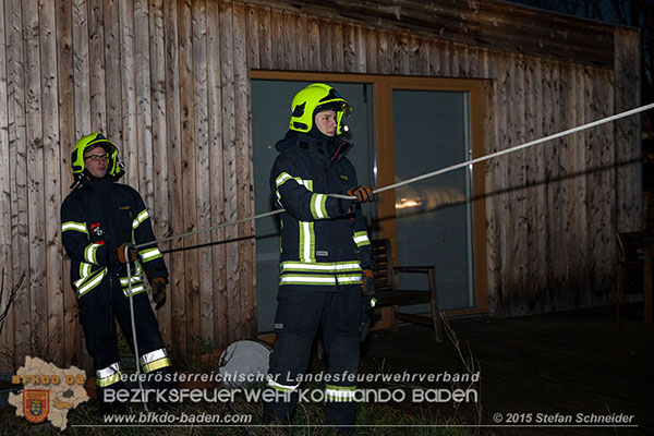 20151201_Sturmeinsatz_Baum auf Fluessiggastank gestuerzt in Baden  Foto: © Stefan Schneider