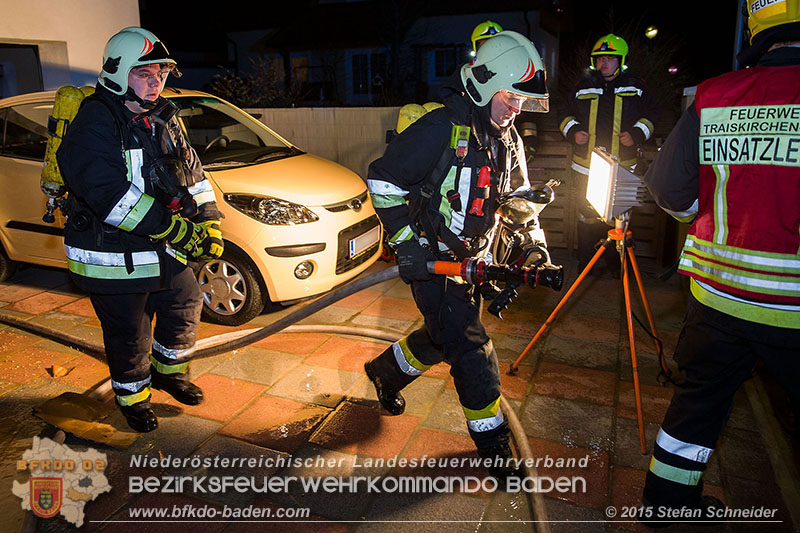 20151204_Garagenbrand in Traiskirchen   Foto: © Stefan Schneider