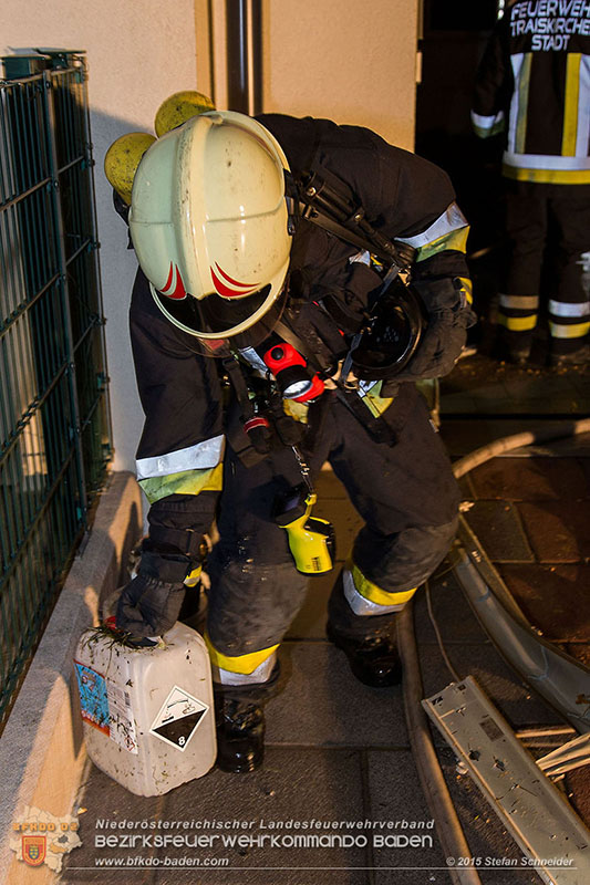 20151204_Garagenbrand in Traiskirchen   Foto: © Stefan Schneider