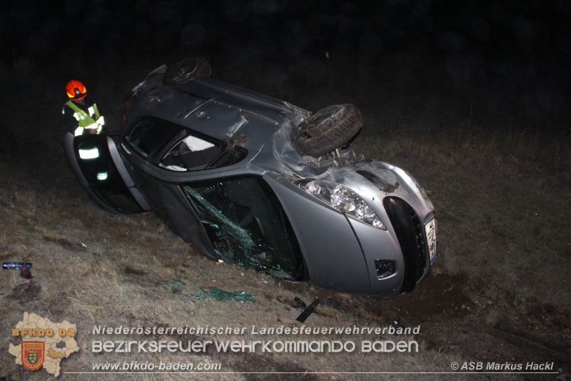 20151206 Verkehrsunfall L138 Grabenweg Pottenstein  Foto: © Markus Hackl