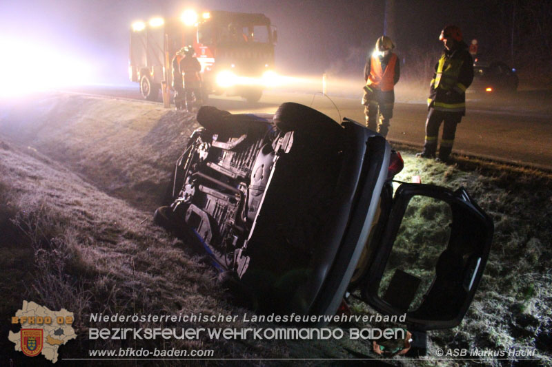 20151206 Verkehrsunfall L138 Grabenweg Pottenstein  Foto: © Markus Hackl